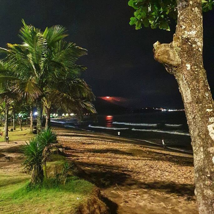 100Mts Da Praia Com Churrasqueira, Piscina E Wi-Fi คารากัวตาตูบา ภายนอก รูปภาพ